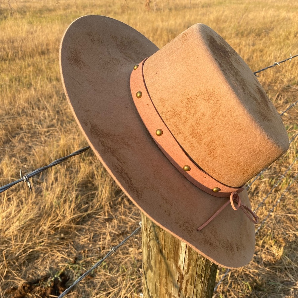 Women’s Tan Flat Brim Adventure Hat with Band